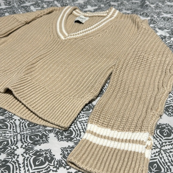 NWOT Abercrombie & Fitch NWOT Sweater Size XS, Color Light Brown - Picture 6 of 7